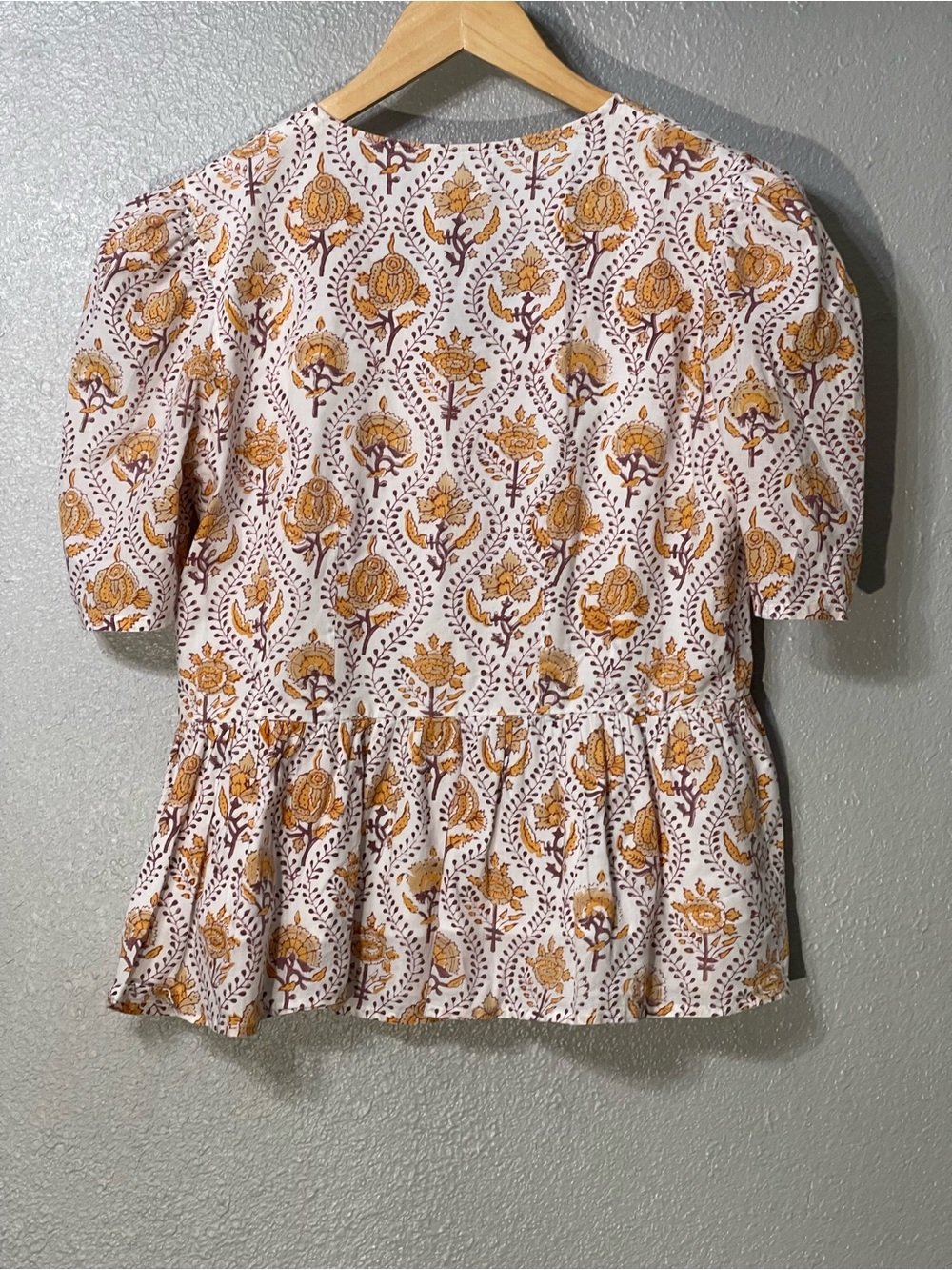 Beau & Ro V-Neck Peplum Blouse in White with Mustard Floral Print - Size S - Picture 3 of 3